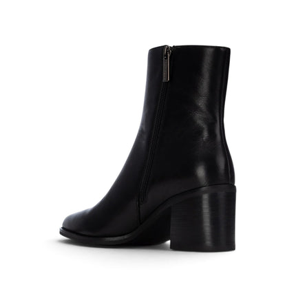 Stivaletti Tronchetti Donna a Punta con Tacco in Pelle Nera | Carmela 164133 BLACK Carmela 