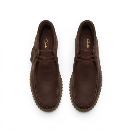 Stivaletti Stringati Wallabee Uomo in Pelle Nabuk Marrone | Clarks 26327242 Torhill Hi BROWN Clarks 