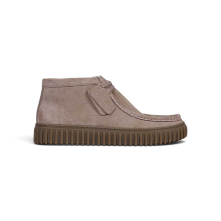 Stivaletti Stringati Wallabee Uomo in Pelle Nabuk Taupe | Clarks 26327244 Torhill Hi TAUPE Clarks 