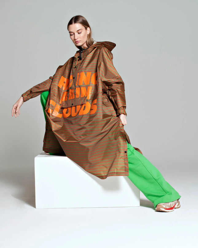 RAINKISS RAIN PONCHOBRETON BROWN GREEN TEXT