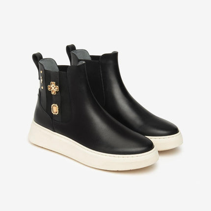 Nero Giardini Stivaletto Chelsea Donna con Charms in Pelle Nero - MARIO SPATARELLA