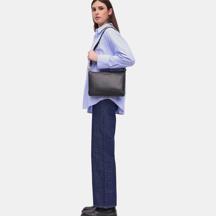 Mandarina Duck Pochette con Tracolla  in Pelle Nero FZT12 MELLOW LEATHER BLACK Mandarina Duck 