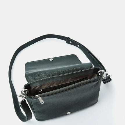 Borsa Mandarina Duck in Pelle Verde con Patta e Tracolla FZT69 MELLOW LEATHER PINE GREEN Mandarina Duck 