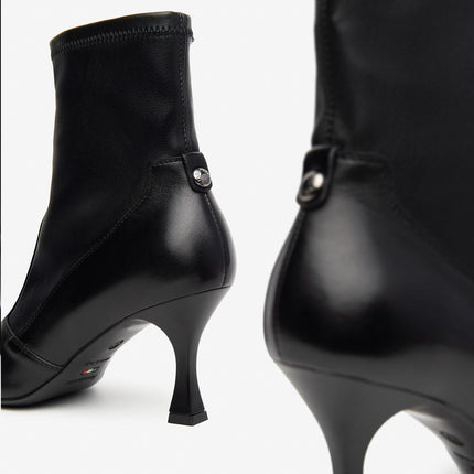 Nero Giardini Stivaletti Elasticizzati con Tacco in Pelle Nero - MARIO SPATARELLA