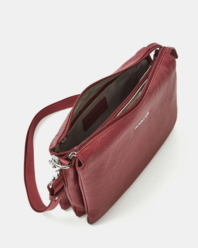 Mandarina Duck Pochette con Tracolla  in Pelle Grape FZT12 MELLOW LEATHER GRAPE Mandarina Duck 