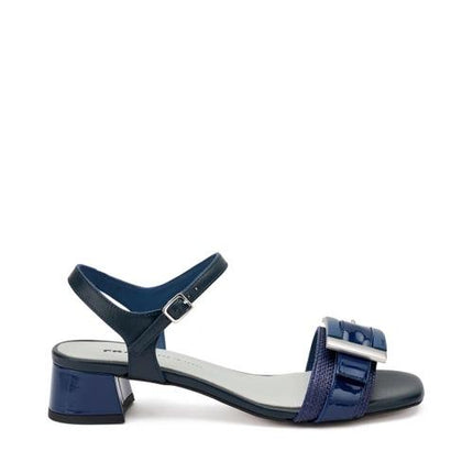 Frau 93H3NAVY