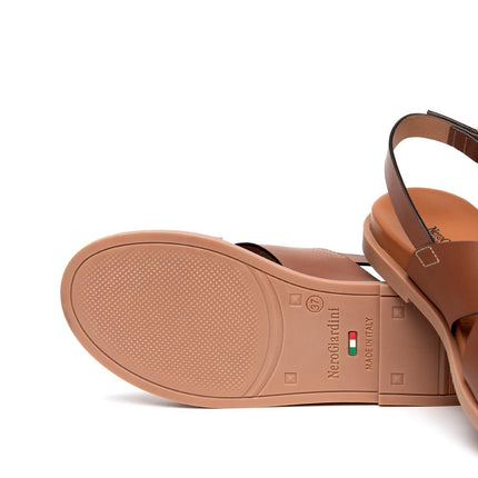 NeroGiardini Sandalo Flat Donna Basso in Pelle Cuoio - MARIO SPATARELLA